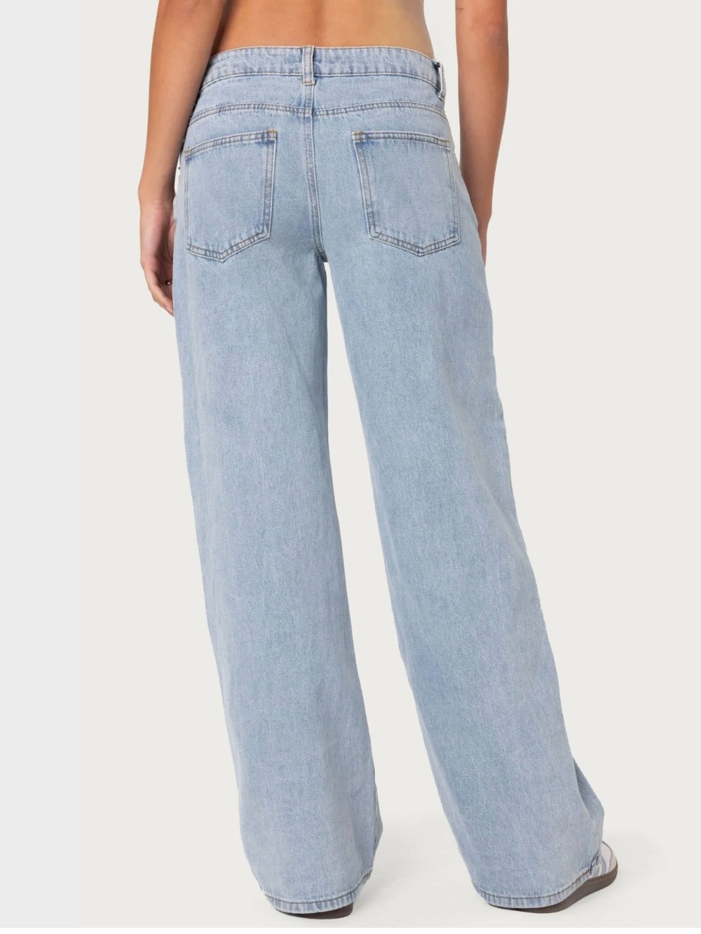 Edikted Raelynn Low Rise Baggy Jeans - Picture 5 of 9